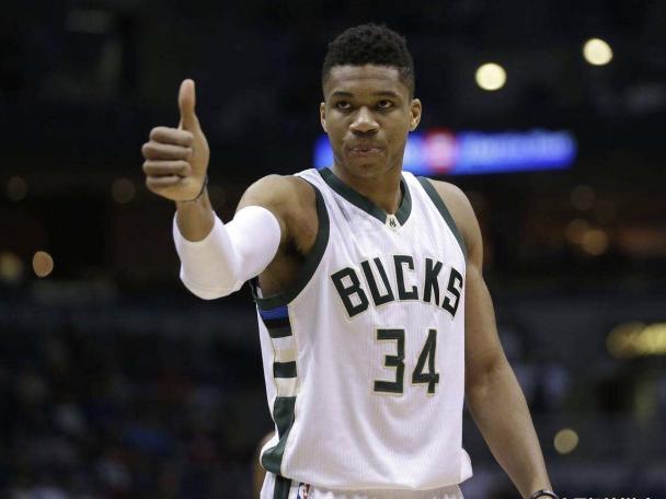  字母哥统治攻防两端雄鹿击溃热火巩固榜首